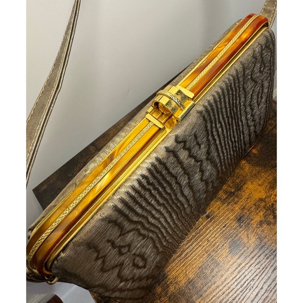 Vintage 60s Clutch Handbag With Gold Scalloped Clasp - Picture 3 of 9